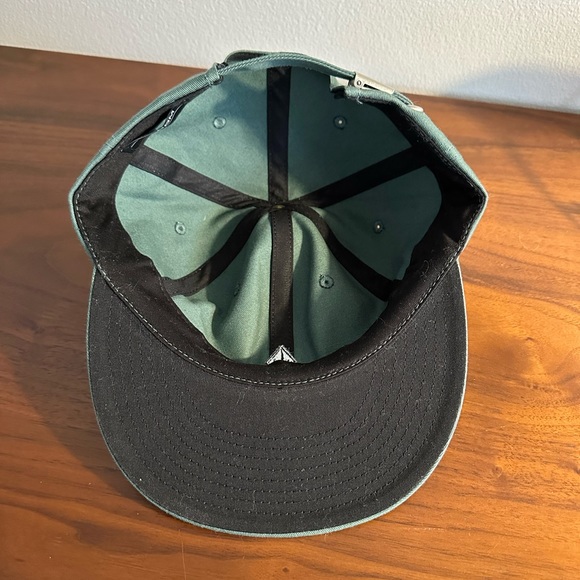Volcom Hat - Picture 2 of 5